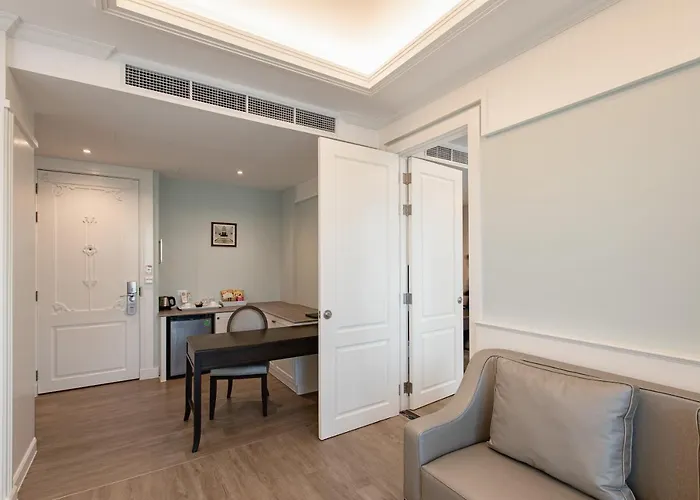 Siam Tharadol 4*