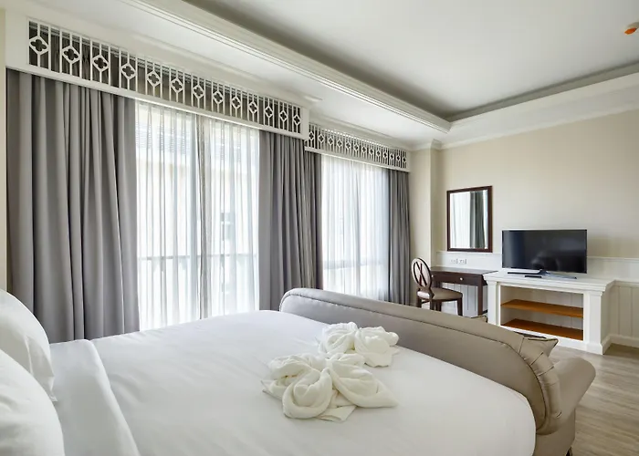 Hotel Siam Tharadol 4*