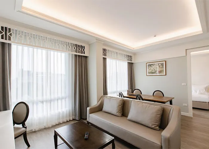 Siam Tharadol 4*